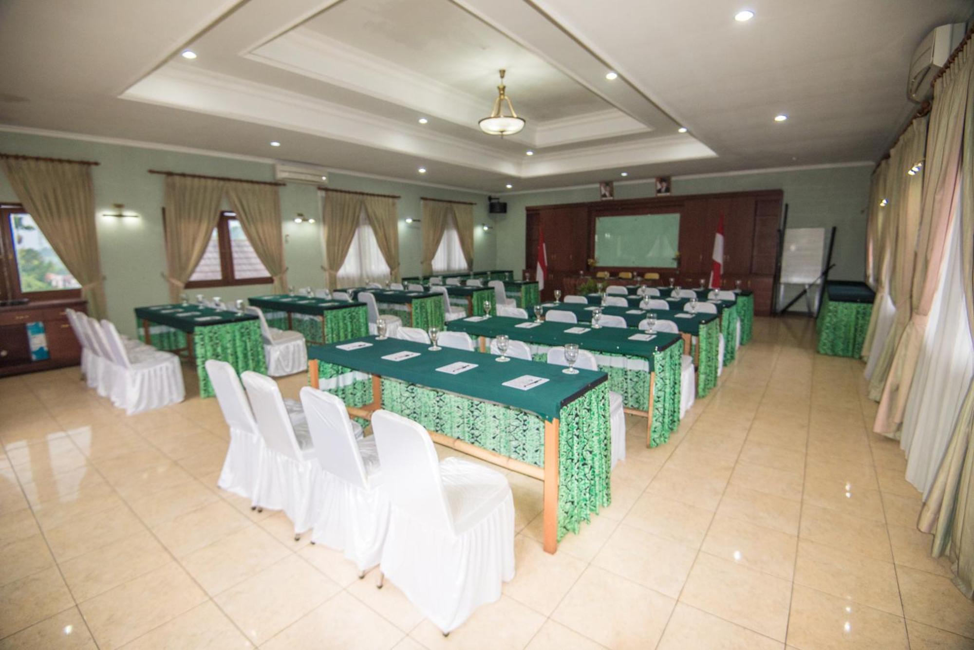 Resort Prima Cisarua Tagalbato 外观 照片